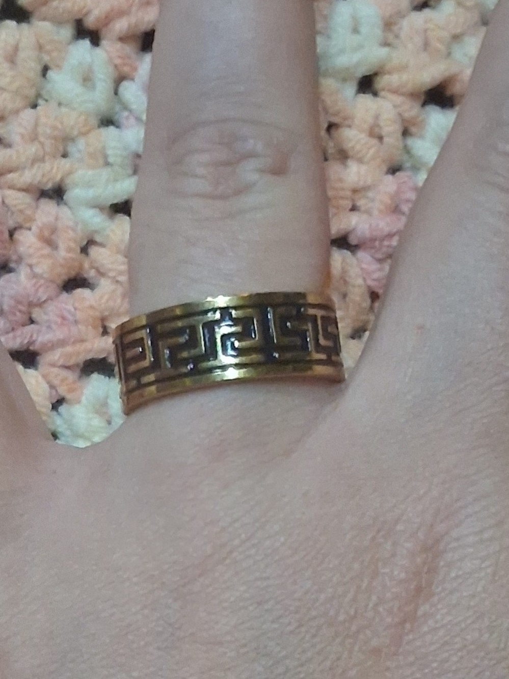 18K Greek Key Ring - Picture 4 of 7
